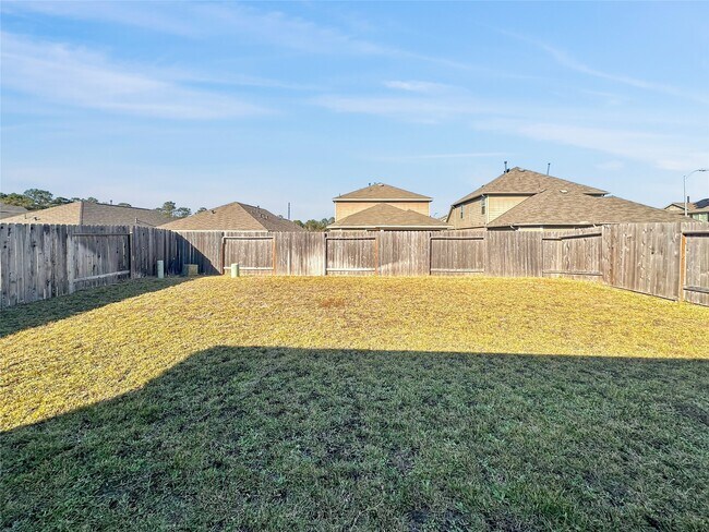 Building Photo - 937 Silver Birch Br