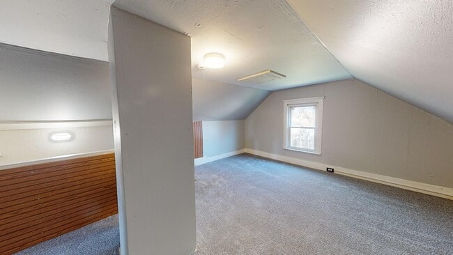 Building Photo - 3123 W 58th St