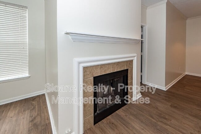 Building Photo - 45 Sycamore Ave