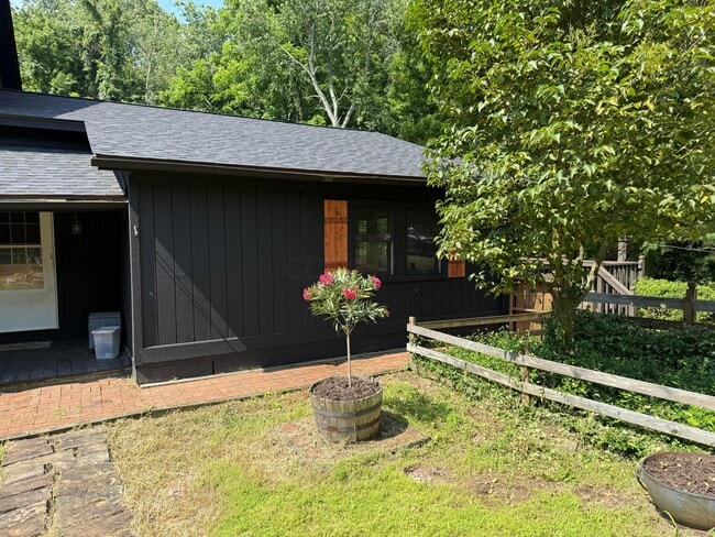 Building Photo - 3507 Stoney Hill Rd