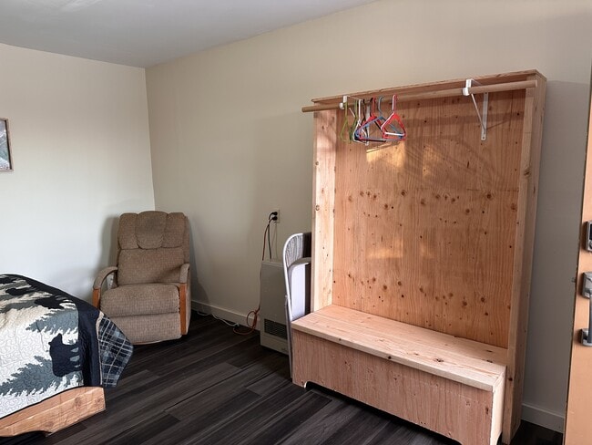 Building Photo - 1410 E St