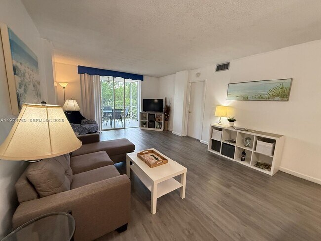 Building Photo - 3660 NE 166th St