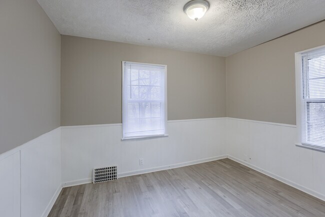 Building Photo - 3356 N 41st St