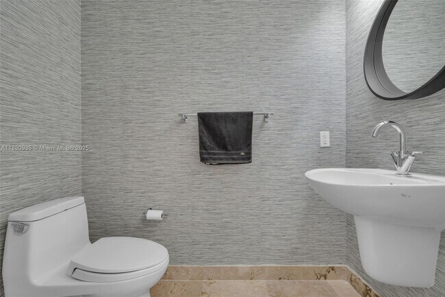 Building Photo - 41 SE 5th St