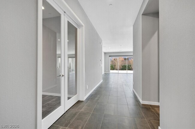 Building Photo - 3367 Stone View Ave