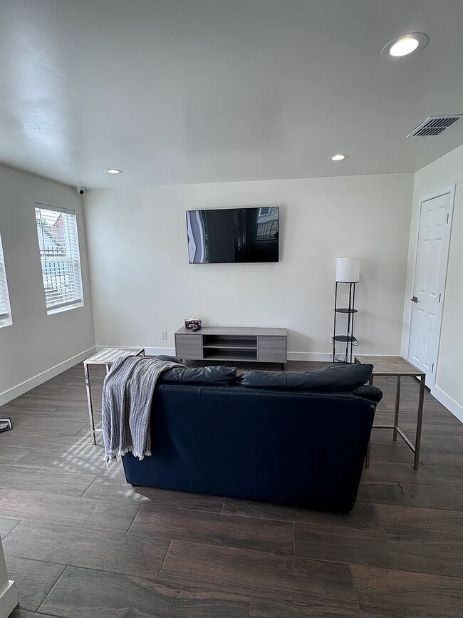 Building Photo - Newly Built 2024 ADU for Rent 2 Bed / 1 Bath