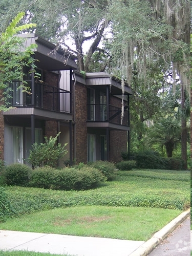 Building Photo - Country Village Apartments