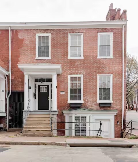 Building Photo - 301 Cedar St