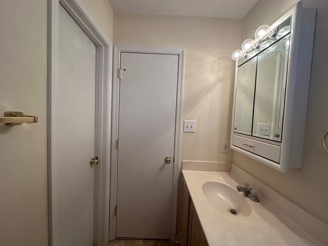 Building Photo - 720 Baltimore Ave