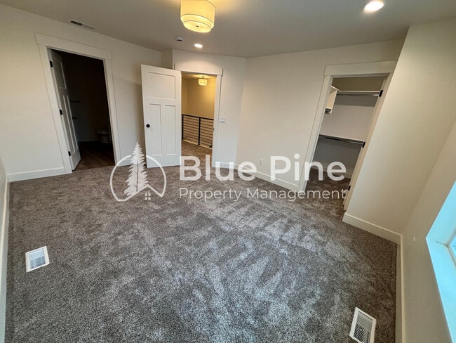 Building Photo - 2391 Caliber Pl