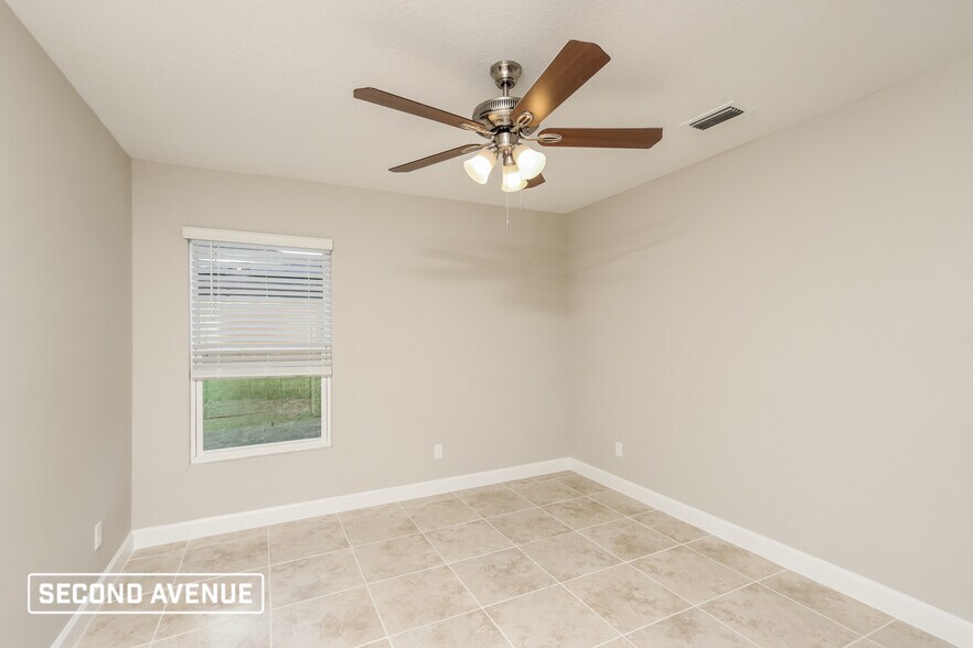 Building Photo - 1450 Degroodt Rd SW