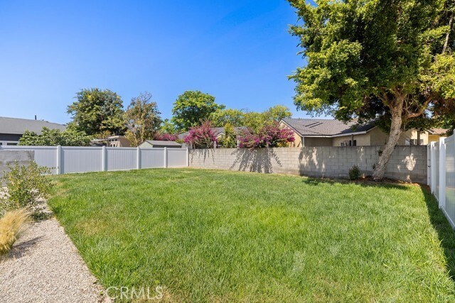 Building Photo - 11245 Greenlawn Ave
