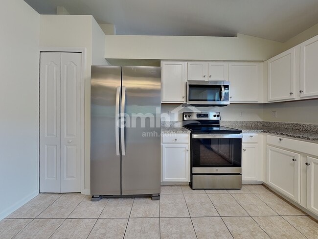 Building Photo - 1044 Summer Breeze Dr