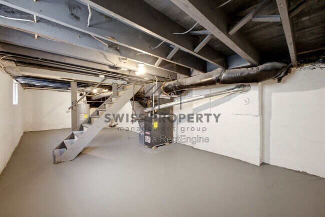 Building Photo - 977 Miller Ave