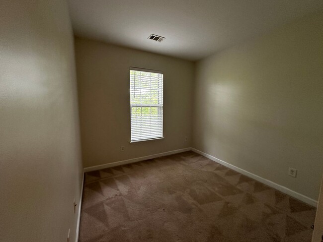 Building Photo - Market Common Townhome