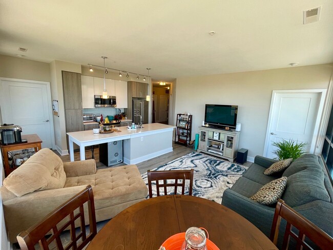 Building Photo - Gorgeous 2 Bedroom Condo in Oxon Hill!