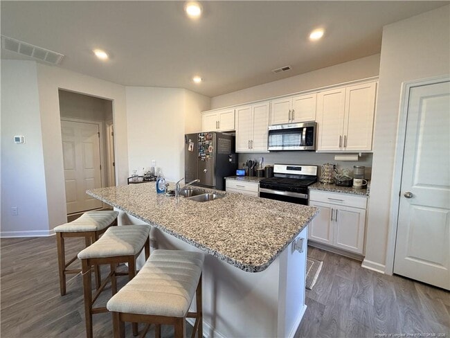 Building Photo - 225 David Hl Dr