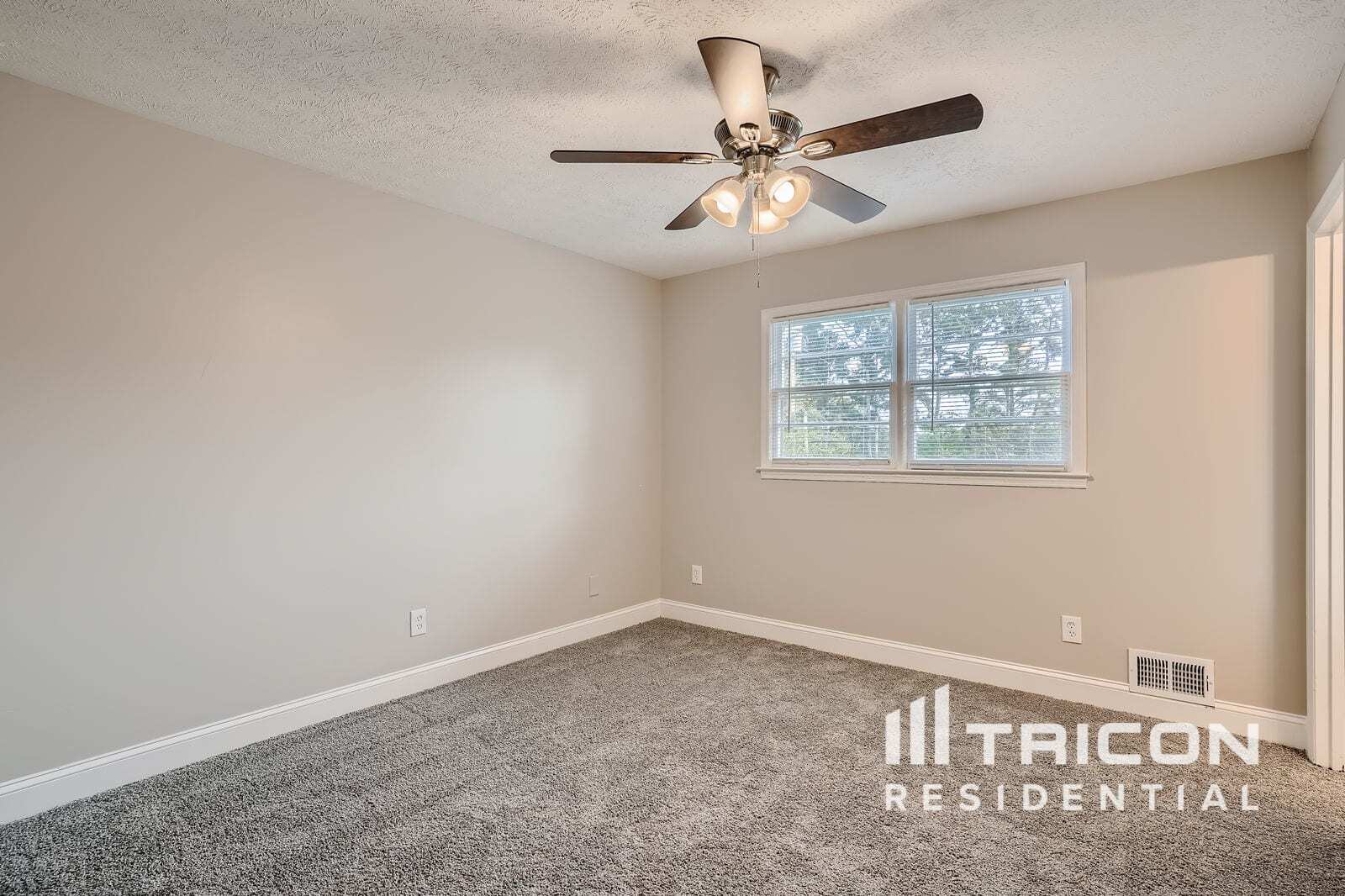 Building Photo - 455 Huntington Dr