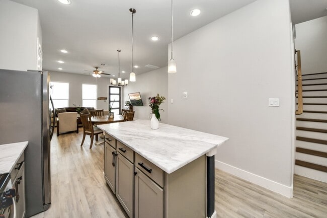 Building Photo - 9017 Lonestar Creekbend Ln