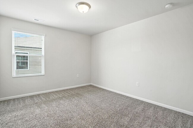 Building Photo - 205 Wilbur Lake Dr