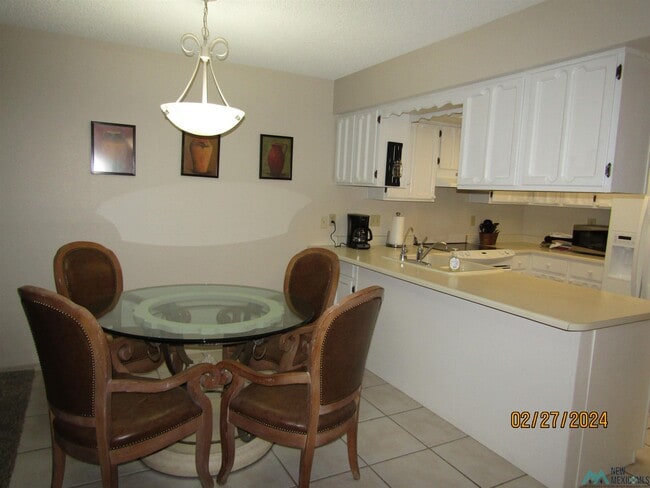 Building Photo - 1913 Villa Dr