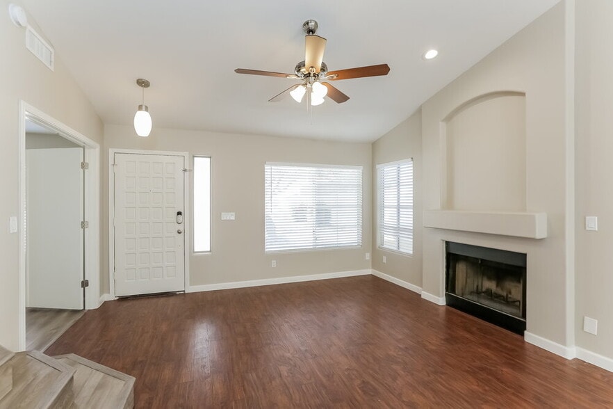 Building Photo - 7045 N 28th Ave