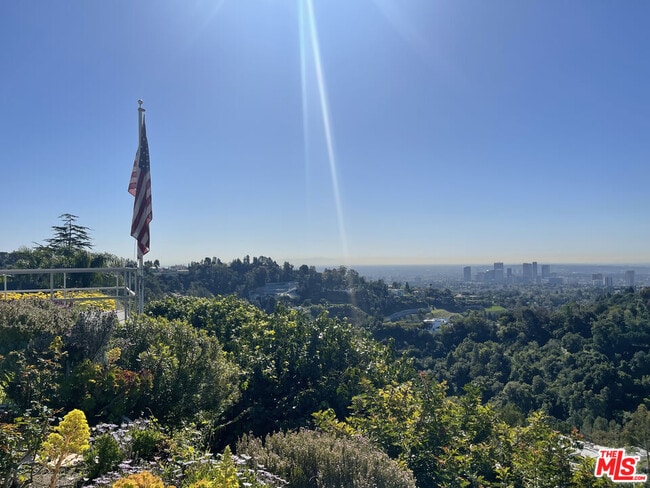 Building Photo - 10723 Stradella Ct