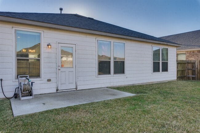 Building Photo - 8127 Running Brook Ln