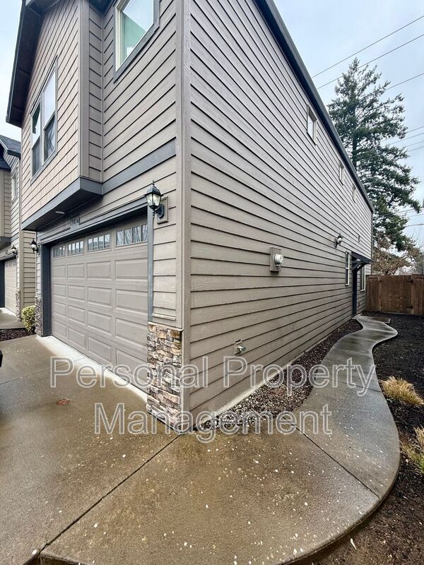 Building Photo - 13016 NE 28th Way