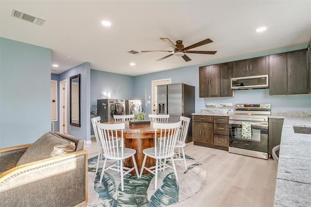 Building Photo - 520 Deer Trail