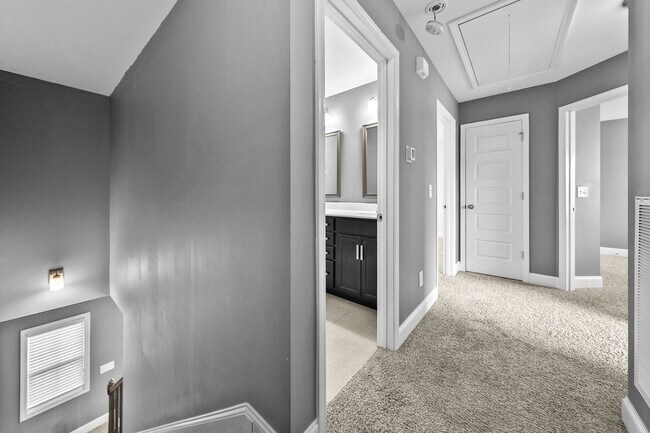 Building Photo - 1116 Eagle's View Dr