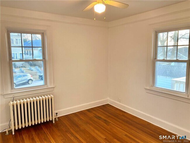 Building Photo - 43 Mohegan Ave