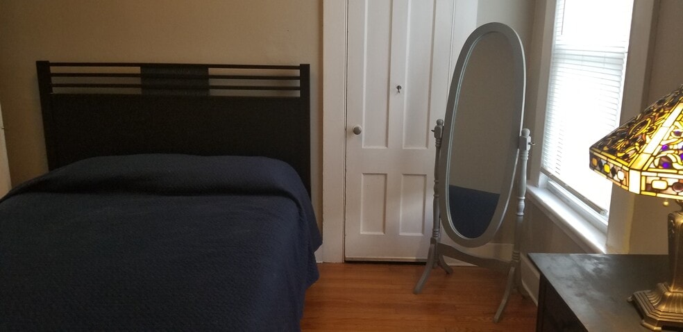 Building Photo - 238 Elm St