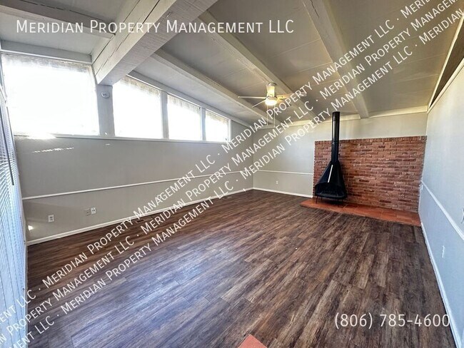 Building Photo - 2003 32nd-A