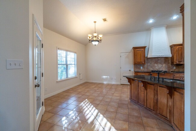 Building Photo - * Move-In Special * Gorgeous 3-Bedroom Hom...