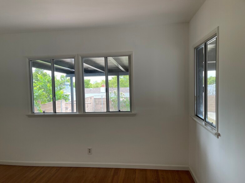 Building Photo - 2207 Jolley Dr