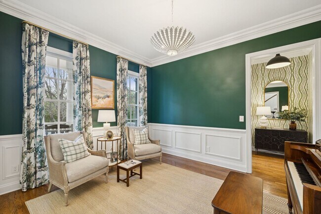 Building Photo - Luxury Executive Rental in Highlands of La...