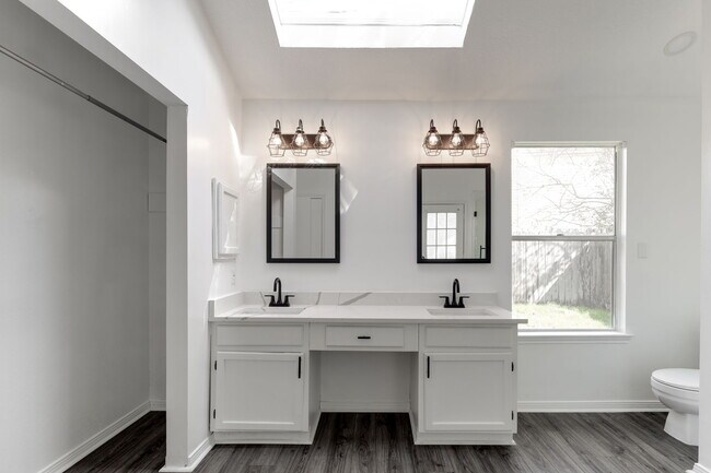 Master Bathroom - 18326 Autumn Trails Ln