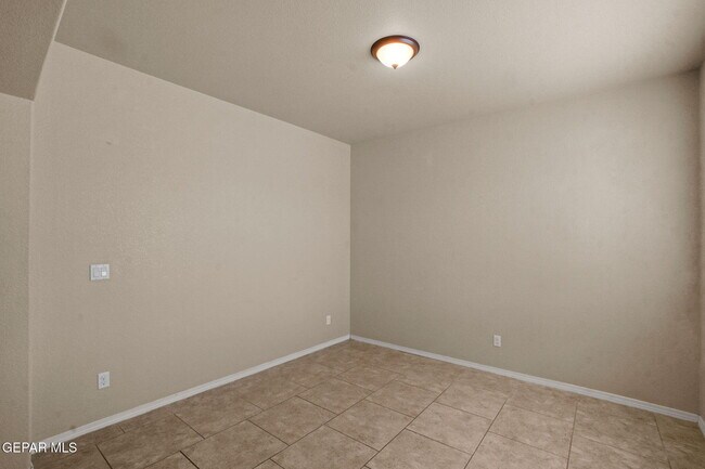 Building Photo - 3836 Loma Cristobal