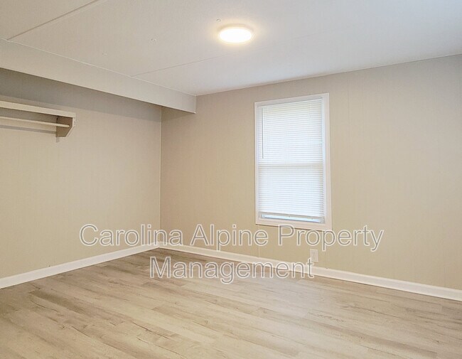 Building Photo - 116 Drum Rd