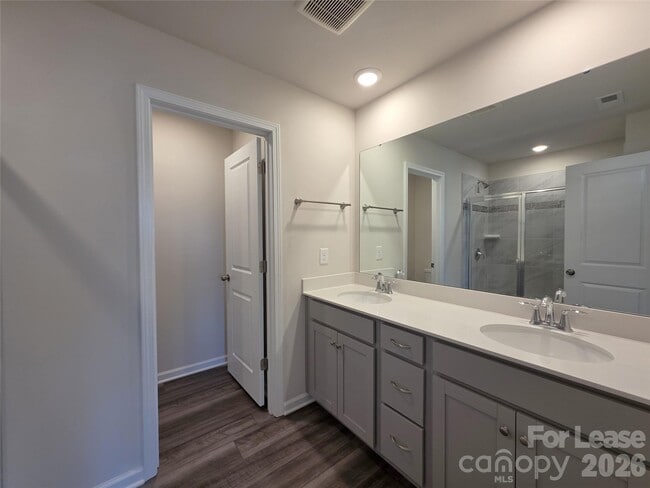 Building Photo - 12736 Wandering Brook Dr