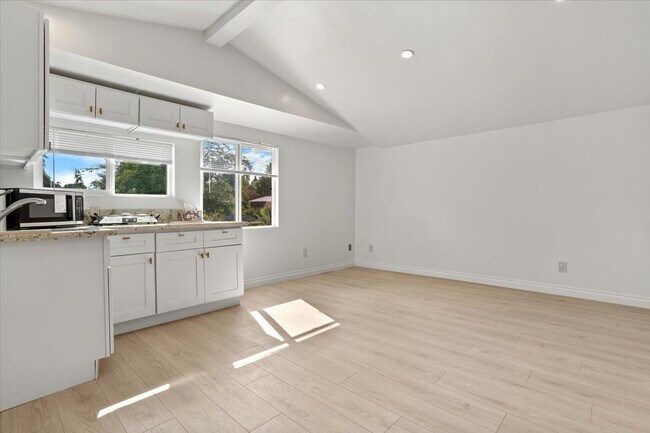 Building Photo - 5718 Comanche Ave