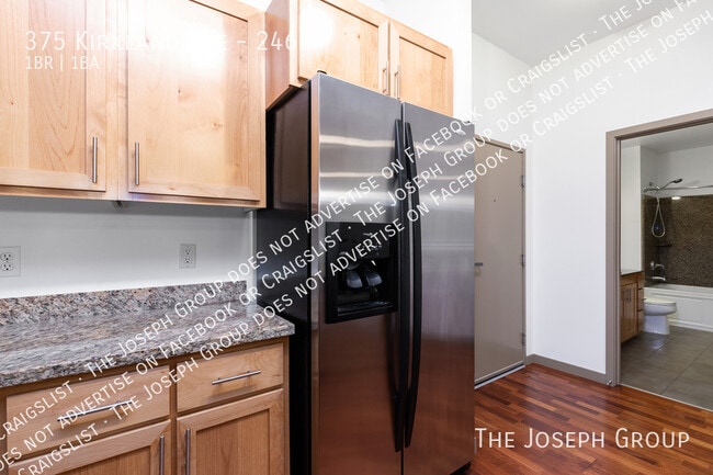 Building Photo - 375 Kirkland Ave