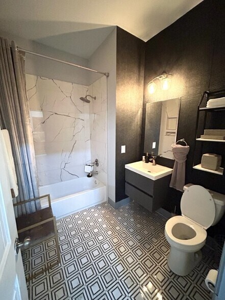 Building Photo - 851 N Grand Ave NW