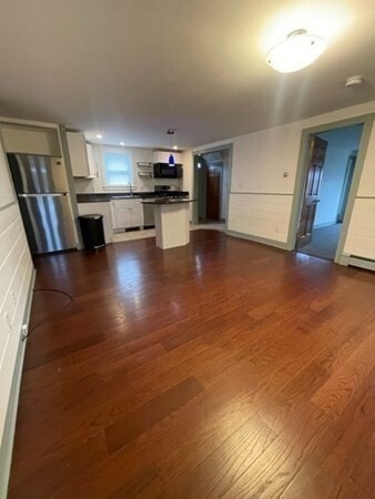 Building Photo - 793 Country Way