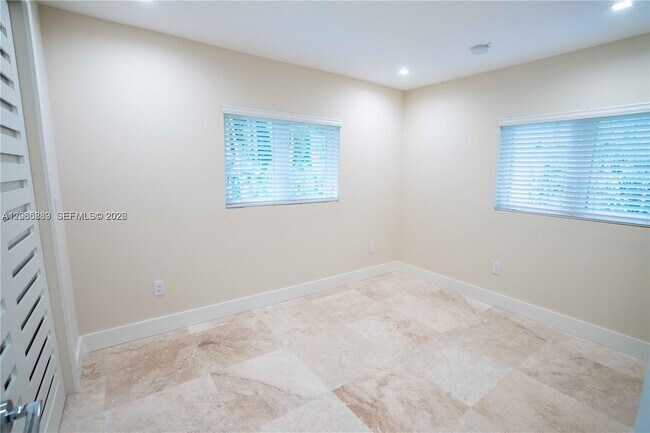 Building Photo - 4150 Monserrate St