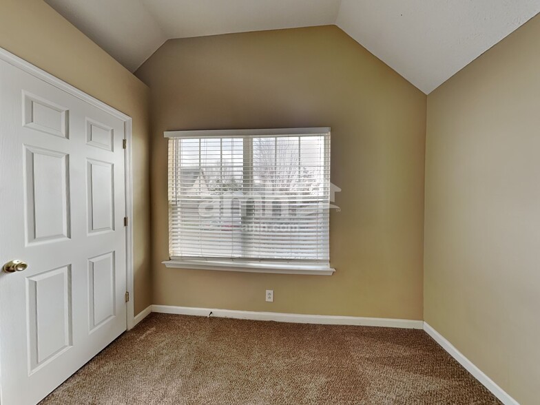 Building Photo - 5224 Ridgefalls Way