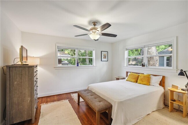 Building Photo - 783 Livingstone Pl