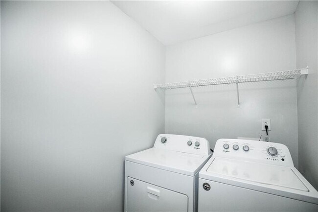 Building Photo - 2158 Staunton Dr