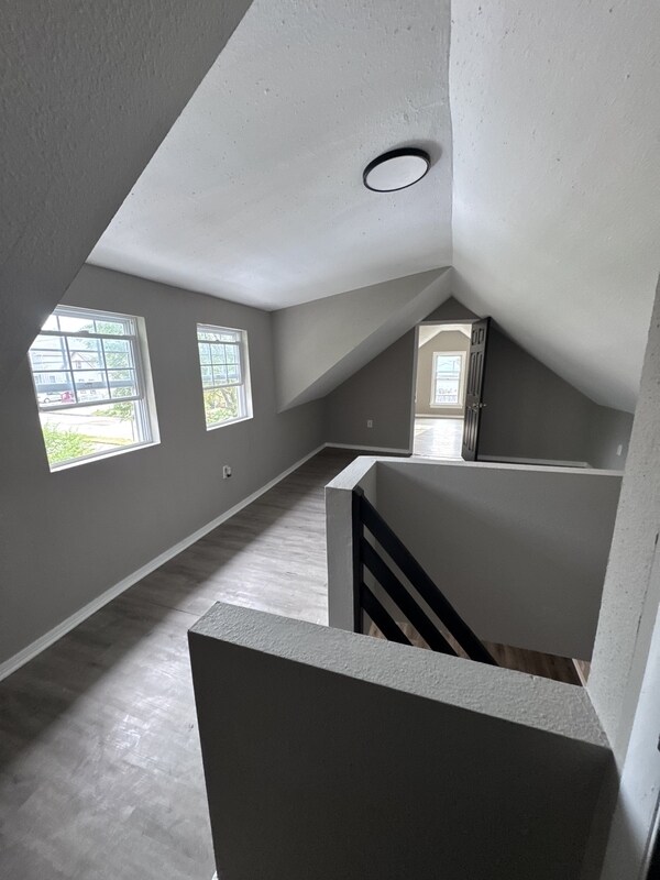 Building Photo - 3233 W 50th St